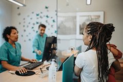 <b>文化培训服务</b>