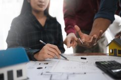 <b>线上线下宣传</b>