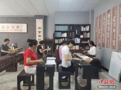 山西祁县古琴“守艺人”：让古老